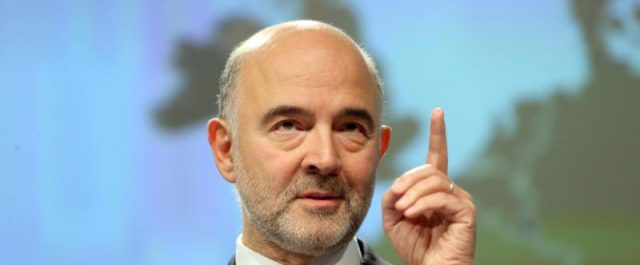 Μοσκοβισί για το χρέος: Οι δανειστές δεν πρέπει να παίζουν με τη φωτιά