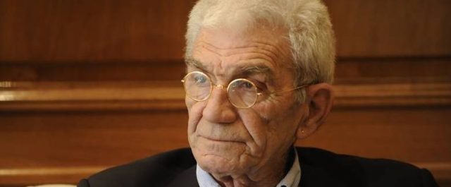 Τα βρήκαν Μπουτάρης-εργαζόμενοι, όχι ιδιώτης στα σκουπίδια