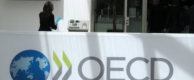 ΟΟΣΑ: Μείωση της φορολογικής επιβάρυνσης των μισθών στην Ελλάδα το 2020