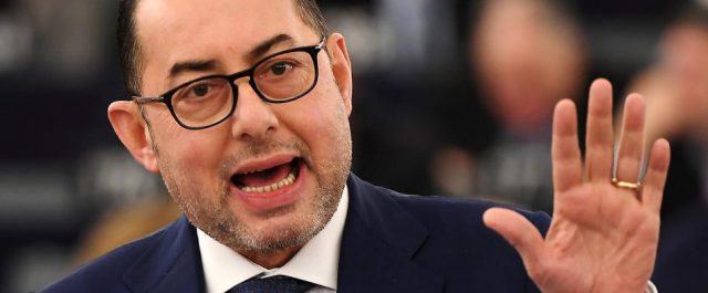 Πιτέλα: Οξεία κριτική στον Σόιμπλε για χρέος και λιτότητα