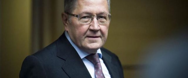 Ρένγκλινγκ: Δεν πρέπει στη Γερμανία να προσβάλλουν τους Έλληνες