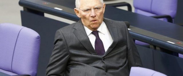 Ειρωνεία FAZ για Σόιμπλε: “Δεν είναι και τόσο σκληρό καρύδι όσο φαίνεται”