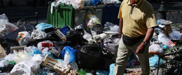 Συστάσεις από το ΚΕΕΛΠΝΟ για τους κινδύνους από τα βουνά των σκουπιδιών