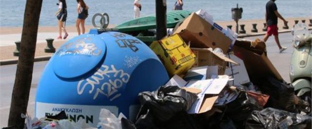 Παρέμβαση εισαγγελέα για τα σκουπίδια στους δρόμους της Αθήνας