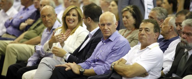 Το “όλον” ΠΑΣΟΚ στο συνέδριο της ΔΗΣΥ- Παρουσίες και στιγμιότυπα [εικόνες]