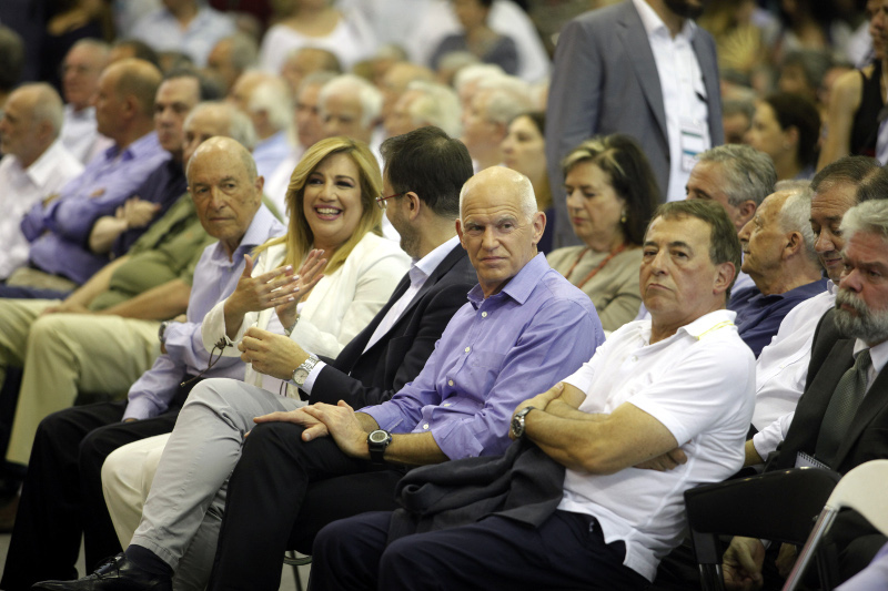 Το “όλον” ΠΑΣΟΚ στο συνέδριο της ΔΗΣΥ- Παρουσίες και στιγμιότυπα [εικόνες]