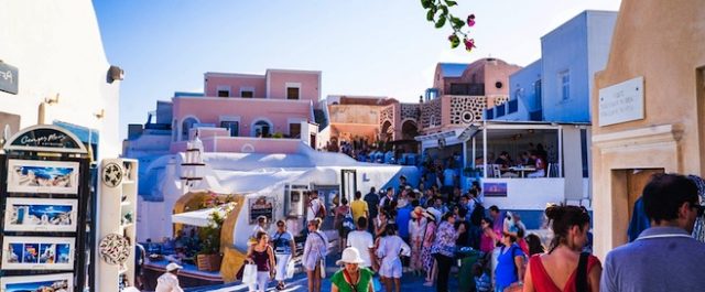 De Standaard: “Η Ελλάδα ο φτηνότερος τουριστικός προορισμός”