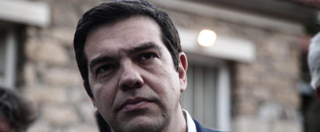 Τα Tweet Τσίπρα για τις Πανελλαδικές