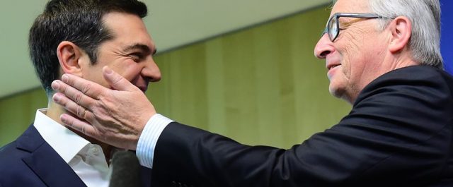 Γιούνκερ: “Έχω πλήρη εμπιστοσύνη στον Τσίπρα”