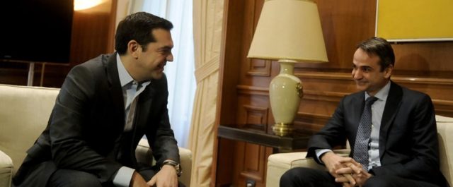 Τι είπε ο Τσίπρας στον Μητσοτάκη όταν έκλεισαν οι κάμερες, το άνοιγμα για την Αναπτυξιακή Τράπεζα