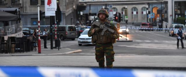 Βρυξέλλες: “Αλλάχ Ακμπάρ” φώναζε ο τρομοκράτης πριν την επίθεση – Ταυτοποιήθηκε ο δράστης[video,εικόνες]