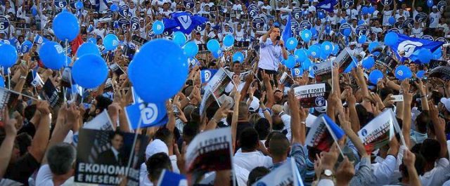 Στις κάλπες 2.500.000 Αλβανοί