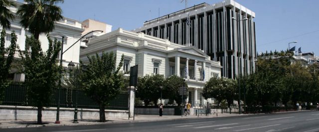 ΥΠΕΞ: “Ατυχείς οι δηλώσεις Χαν ,να σταματήσει να υπονομεύει τη διαπραγμάτευση”