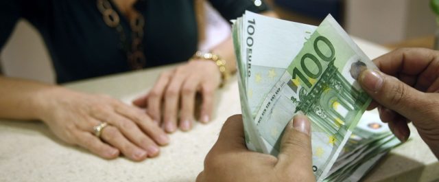 Νέα μείωση των χρεών του δημοσίου προς τον ιδιωτικό τομέα