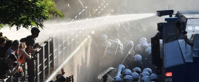 Spiegel: Συνελήφθη Έλληνας που συμμετείχε στα επεισόδια του Αμβούργου
