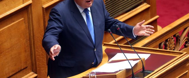 Καμμένος: Βουλευτής της Ν.Δ δικηγόρος του “μεσάζοντα”- Απειλές από Πατεράκη