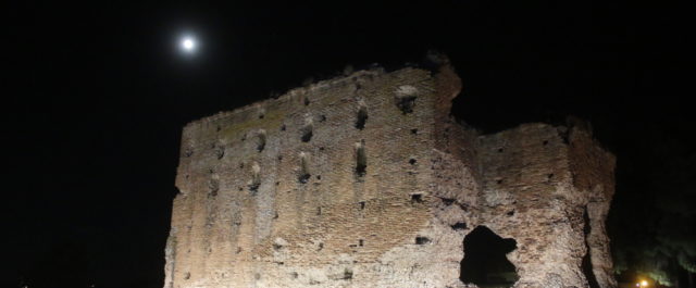Αυγουστιάτικη πανσέληνος (7/8) στους αρχαιολογικούς χώρους