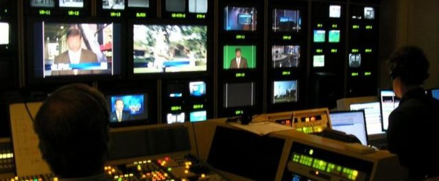 Πολιτικό Reality: Ν.Δ και καναλάρχες εναντίον Μαξίμου