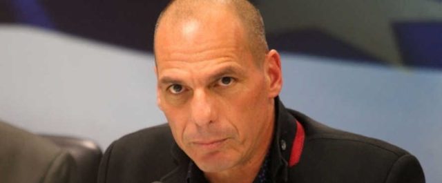 Τι απαντά μέσω twitter ο Βαρουφάκης σε αυτούς που ζητούν Ειδικό Δικαστήριο