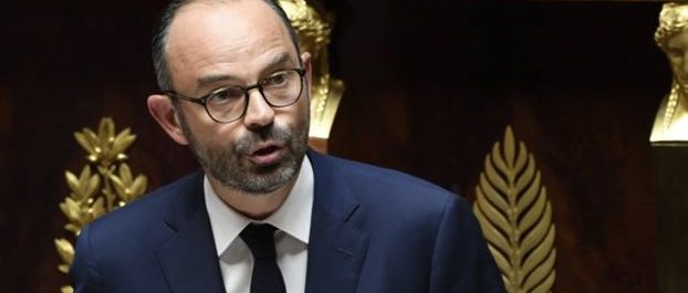 Φιλίπ: “Ηφαίστειο που βρυχάται” το γαλλικό χρέος