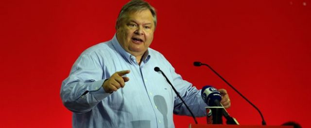 Συνέδριο ΔΗΣΥ: Ο Βενιζέλος πήγε, μίλησε και έφυγε…