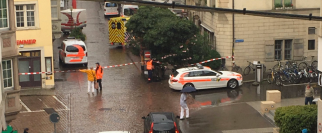 Ελβετία: Άγνωστος με αλυσοπρίονο τραυμάτισε 5 ανθρώπους εκ των οποίων δύο σοβαρά