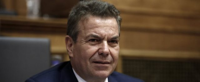 Πετρόπουλος: Διαψεύδει τα περί επιστροφής ΕΦΚΑ σε 400.000 ασφαλισμένους