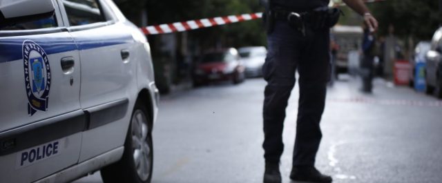 Πυροτεχνουργοί για το ύποπτο δέμα απέναντι από την οικία του Αμερικανού πρέσβη