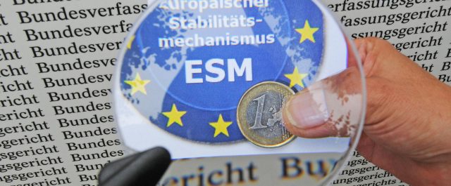 Μέρκελ: Να διασφαλίσουμε την συμμετοχή της Bundesbank στα προγράμματα της ΕΚΤ