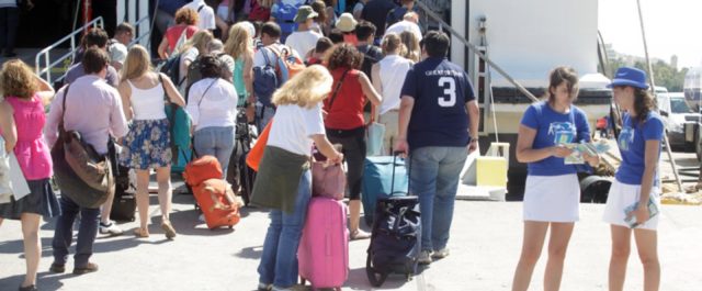 Η μεγάλη φυγή: Κατά κύματα η έξοδος για τις καλοκαιρινές διακοπές
