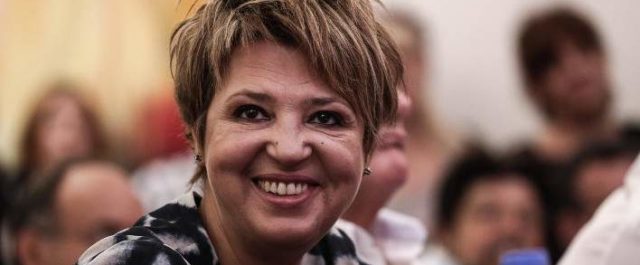 Σοβαρά (;) σάιτ αναπαρήγαγαν χιουμοριστική “είδηση” για επίδομα σφραγίδας στο Δημόσιο!