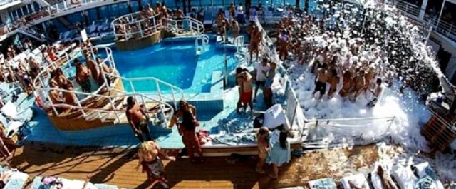 Έξι Έλληνες και 4 Κύπριοι στο κρουαζιερόπλοιο των οργίων [εικόνες,video]