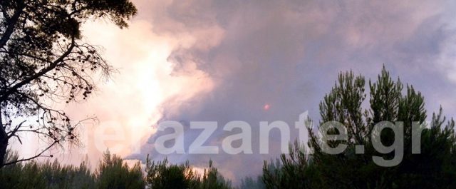 Τρία τα μέτωπα της φωτιάς στη Ζάκυνθο, σε εξέλιξη πυρκαγιά και στη Μεσσηνία [εικόνες]
