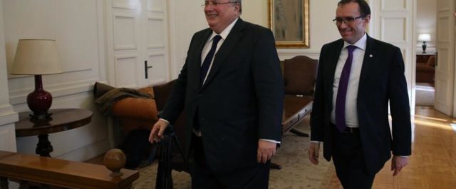 Κοτζιάς: Καταγγέλλει τον Έϊντε για μυστική διπλωματία υπέρ της Άγκυρας
