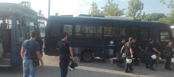 Θεσσαλονίκη: Ηρεμία μετά την ένταση με διαδηλωτές που θέλησαν να σπάσουν τον αστυνομικό κλοιό