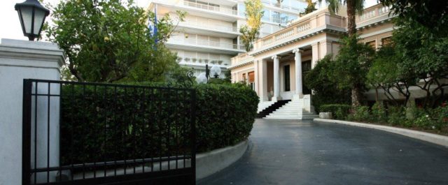 Σύσκεψη στο Μαξίμου: Άμεσα μέτρα για τους πληγέντες από τη θεομηνία