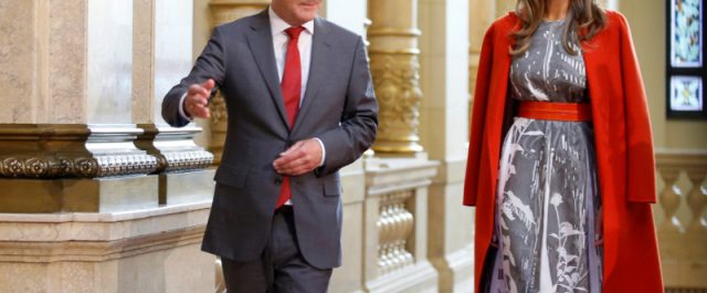 Οι πιο κομψές γυναίκες του πλανήτη- Μεταξύ τους Μελάνια, Ιβάνκα, Μπριζίτ Μακρόν κ.ά