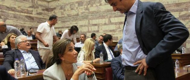 “Τα μαζεύει” ο Μητσοτάκης για το “απαγορευτικό” στον Μπακογιάννη