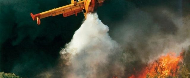 Ισχυρά μελτέμια ρίχνουν τη θερμοκρασία και αυξάνουν τον κίνδυνο πυρκαγιάς
