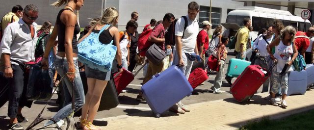 ΟΔΗΓΟΣ: Τι πρέπει να προσέχετε όταν κάνετε ηλεκτρονικές κρατήσεις για διακοπές