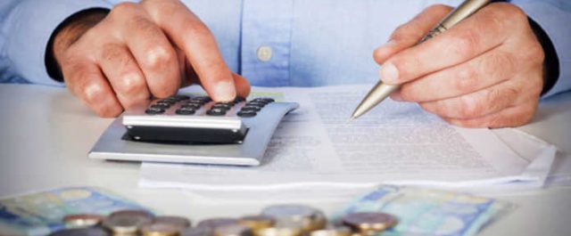 Τι θα περιλαμβάνει η ρύθμιση για οφειλές άνω των 20.000 ευρώ σε Δημόσιο- Ταμεία
