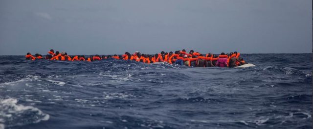 Εικόνες σοκ από το ναυάγιο με πρόσφυγες στη λιβυκή Σαμπράθα