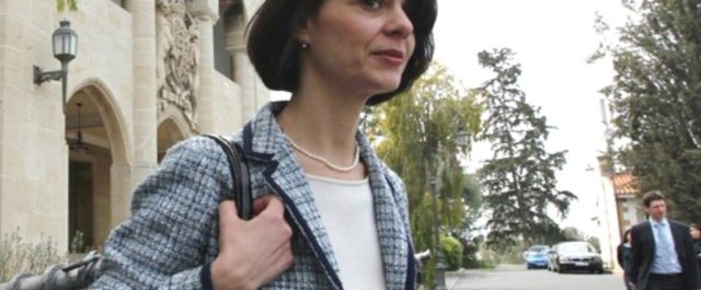 Η Βελκουλέσκου βάζει ξανά στο τραπέζι το ασφαλιστικό!