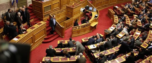 Βουλή: Πυρ ομαδόν της αντιπολίτευσης για την έξοδο στις αγορές