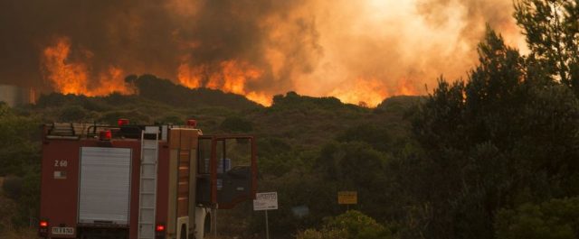 Παραδομένα στη φωτιά τα Κύθηρα- Τιτάνια μάχη με τις φλόγες