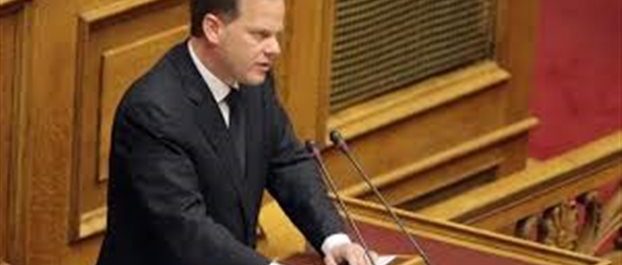 Καραμανλής: “Άδικος ο συμψηφισμός κομμουνισμού-ναζισμού”