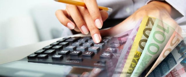 Επιστροφές φόρου εξπρές έως 10.000 ευρώ – Τι λέει η εγκύκλιος