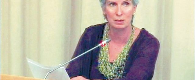 Εισαγγελική έρευνα για το αν η Γιαννακοπούλου πέταξε εικόνα της Παναγίας