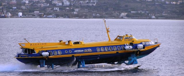 Ταλαιπωρία για 141 επιβάτες από Αίγινα, βλάβη σε Flying Dolphin