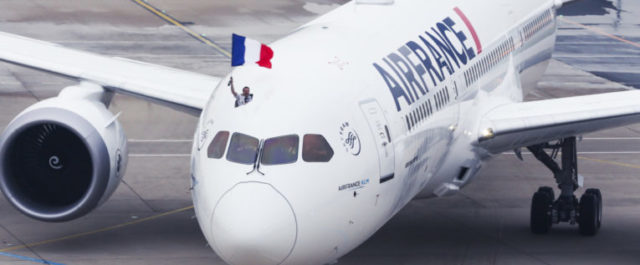 “Τίγρης” και “πίθηκοι” διαμαρτυρήθηκαν στην Air France για τους μακάκες!